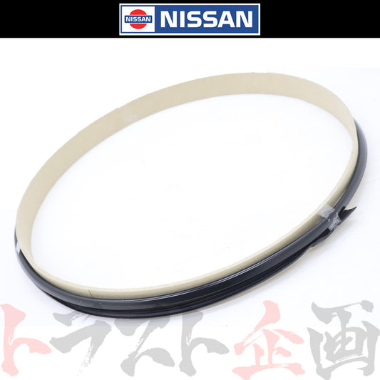 日産 フロント ガラス アッパーモール センター #663101766 - トラスト企画