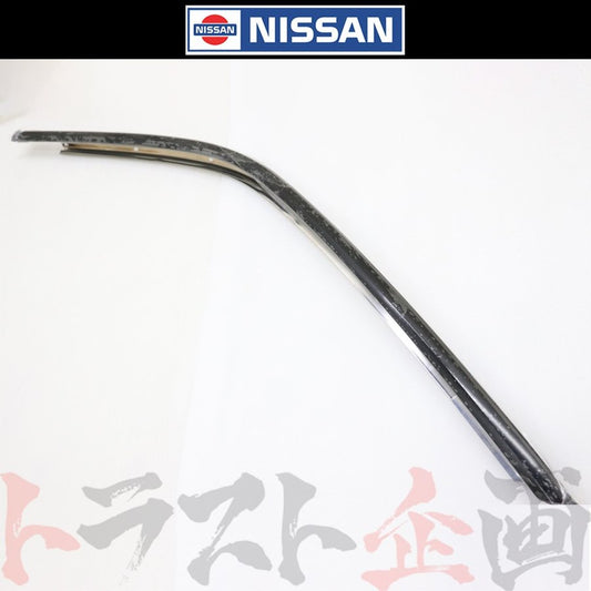 リテーナー 運転席側 スカイライン GT-R BNR34 後期 #663101645