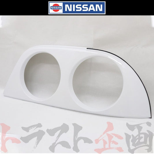 リアテールカバー 運転席側 RH QM1 ホワイト BCNR33 R33 2ドア 【製造廃止品】 #663101686